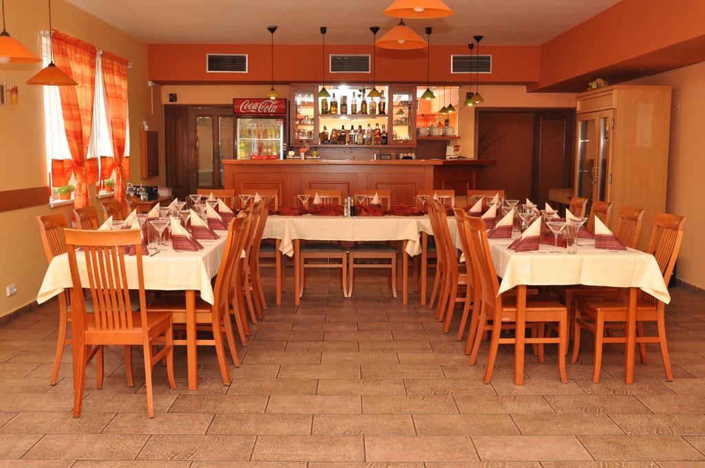 Pension & Restaurant Silma With Wellness Rychvald Exterior foto
