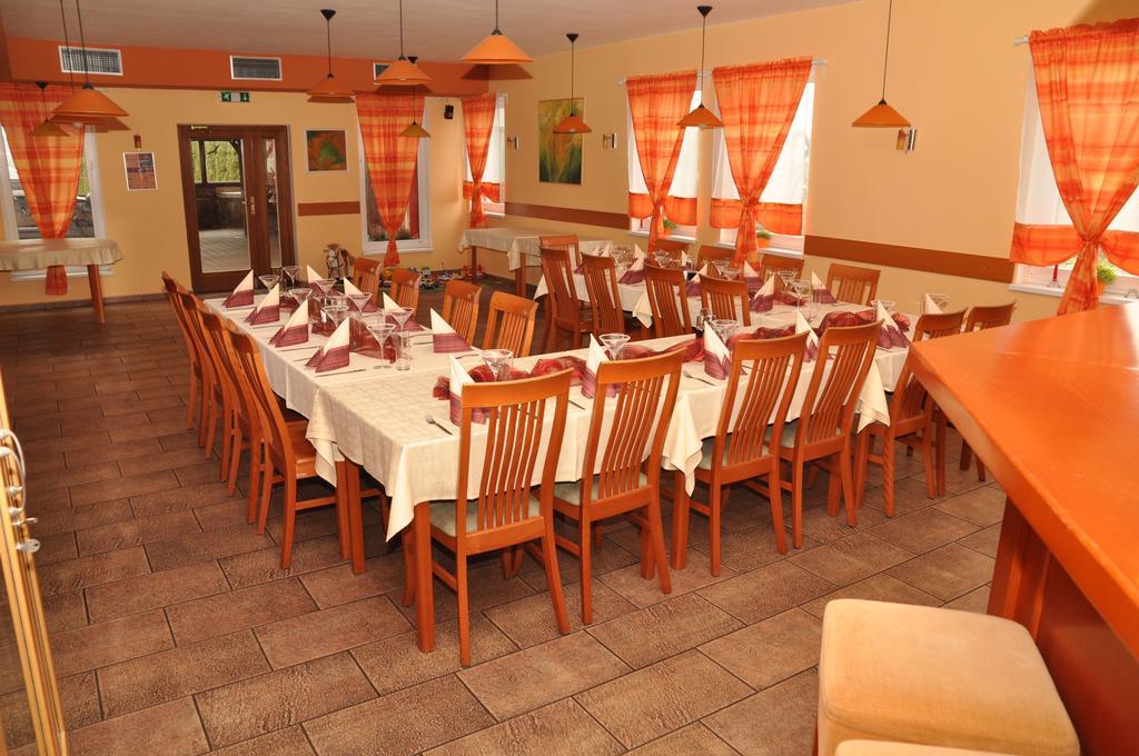 Pension & Restaurant Silma With Wellness Rychvald Exterior foto